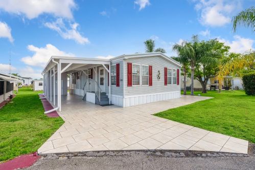 14 Andalusia Ln, Fort Pierce, FL 34952-2834