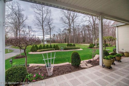 6 Seminole Ct, Jackson Twp NJ  08527-4042 exterior