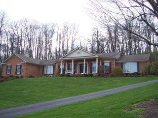 12 Fairlane Dr, Yards, VA 24605-9633