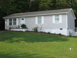 114 Olive Ln, Clinton, TN 37716-4512