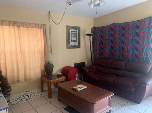927 Hacienda Ct, Orlando FL  32808-7019 exterior