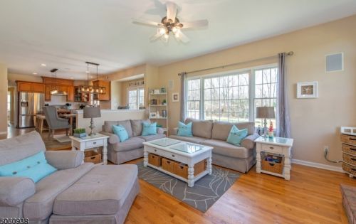 74 Forge Hill Rd, Glen Gardner NJ  08826-3122 exterior