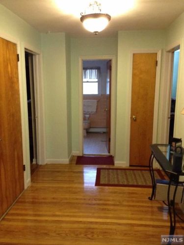 226 10th St, Palisades Park NJ  07650-2002 exterior