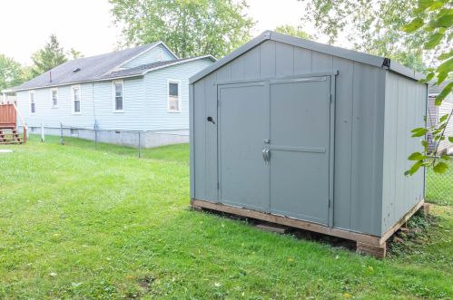 141 Mclene Ave, London OH  43140-1165 exterior