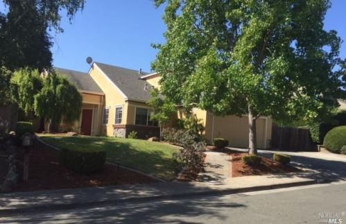 590 Primrose Ln, Benicia, CA 94510-3843