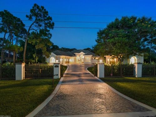 6656 Trail Blvd, Naples FL  34108-2903 exterior