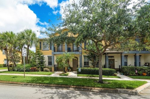 2177 Fern Park Dr, Fort Pierce, FL 34952-8007