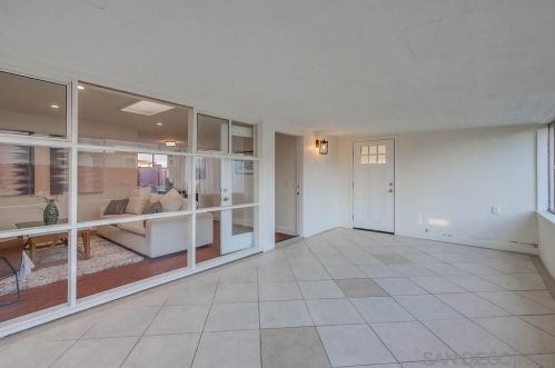 5027 Glasgow Dr, San Diego CA 92117-1037 exterior