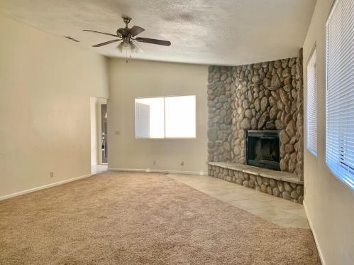 90 Segura Dr, Oroville, CA 95966-8611