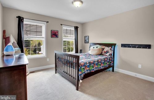 7 Dogwood Ter, Siddonsburg PA  17019-8733 exterior