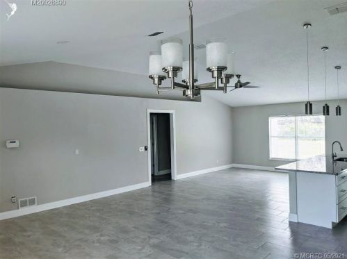 1873 Penrose Ave, Fort Pierce, FL 34953-5132