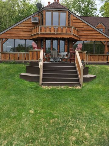 270 Pine Dr, Santa Claus, IN 47579-6112