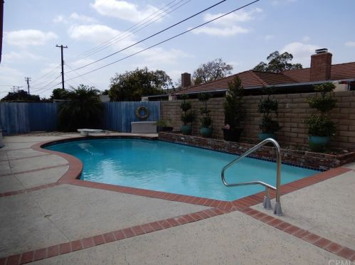 619 Barnett St, Anaheim CA 92805-5407 exterior