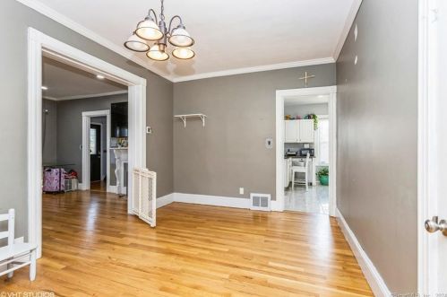 2011 Broadbridge Ave, Stratford CT  06614-4770 exterior