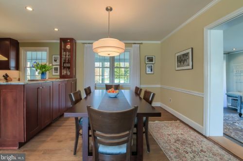 2001 Beechwood Dr, Wilmington DE  19810-4356 exterior