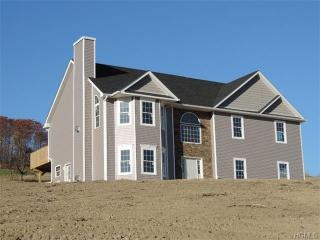 5 Utopian Ct, Newburgh, NY 12550-8011