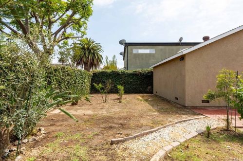 610 Almond Ave, Long Beach CA  90802-1746 exterior