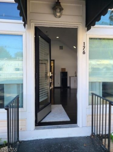 176 Kingston Rd, Parsippany NJ  07054-3113 exterior