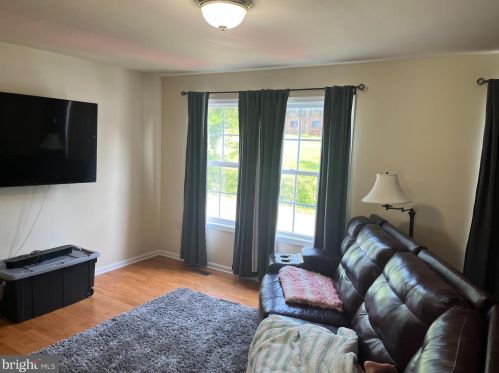 212 Ann St, Charles Town WV  25414-1604 exterior