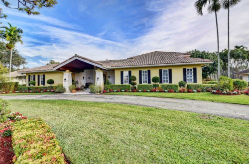 4910 Lake Dr, Boynton Beach, FL 33436-5913