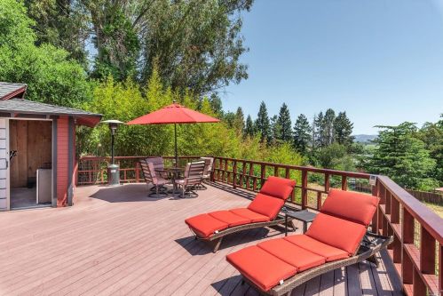 7190 Fircrest Ave, Sebastopol CA  95472-4430 exterior