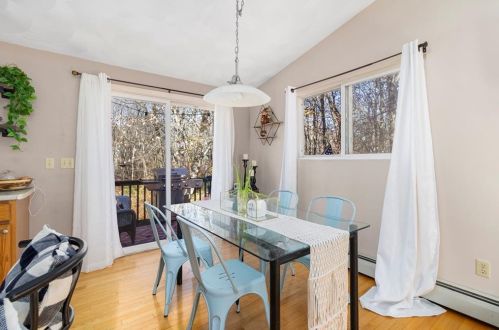 73 Tanner Ave, Warwick RI  02886-4510 exterior