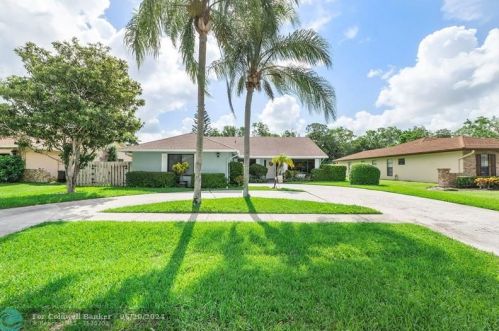 21044 Shady Vista Ln, Boca Raton FL  33428-1158 exterior