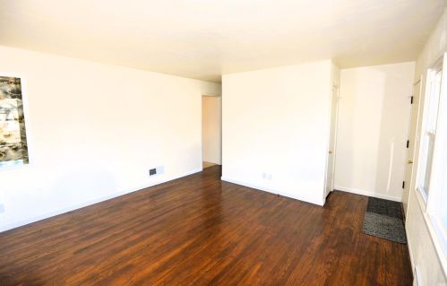 911 Broadway St, Mishawaka IN  46545-5933 exterior