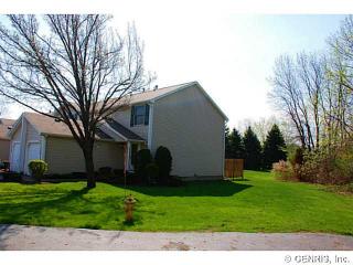 112 Jordache Ln, Spencerport, NY 14559-2073