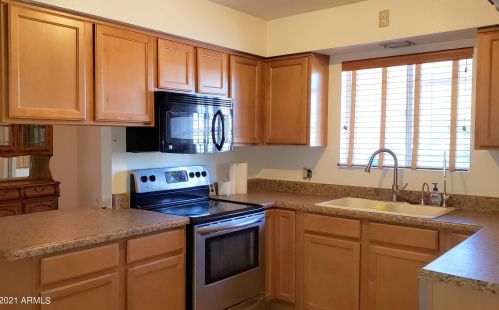 5422 Des Moines St, Mesa, AZ 85205-6528