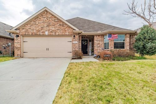 1020 Bird Creek Dr, Oak Point, TX 75068