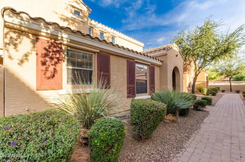 3329 Loma Vista St, Gilbert, AZ 85295-3451