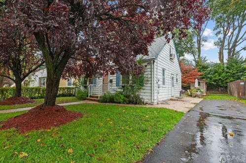 12 Frederick St, East Brunswick, NJ 08816-3826
