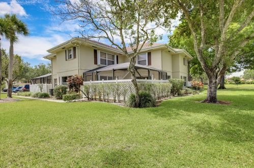 39 Essex Ct, West Palm Beach, FL 33411-8606