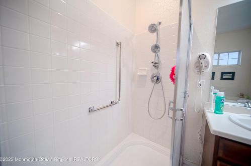 13 Goldensprings Dr, Lakewood NJ  08701-7384 exterior