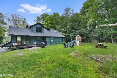 49 Laurel Way, Norfolk CT  06058-1178 exterior