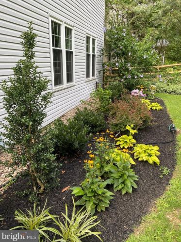 850 Zermatt Dr, Hummelstown PA  17036-9706 exterior