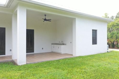 543 9th St, Naples FL  34117-6646 exterior