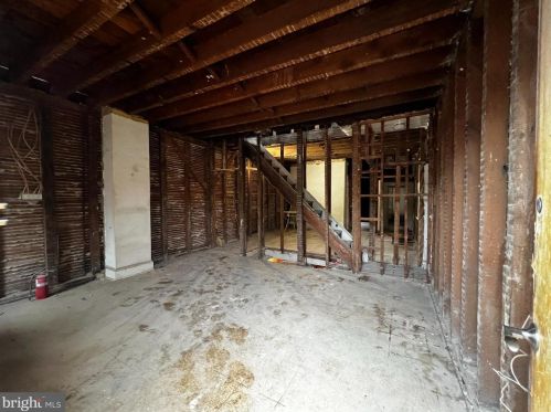 42 Oak St, Norristown PA  19401-4044 exterior