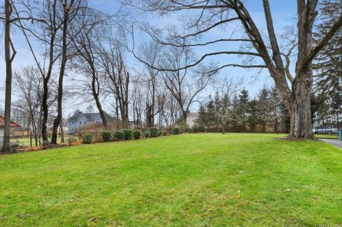22 Clark St, Pleasantville NY  10570-2208 exterior