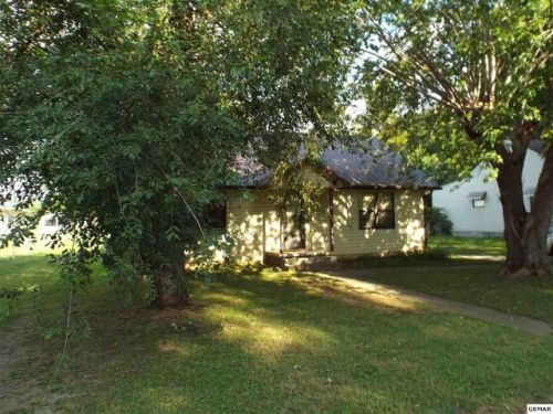 211 Cross St, Pigeon Forge, TN 37862-3209