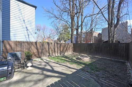 1914 Scott Blvd, Covington KY  41014-1223 exterior