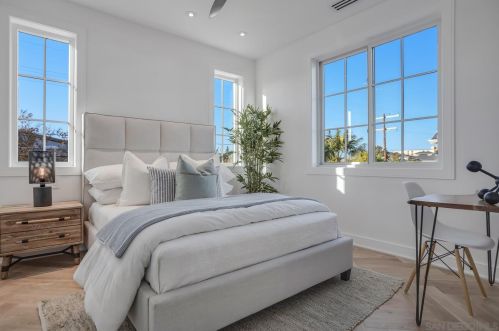 710 Cabrillo Ave, San Diego CA  92118-2030 exterior