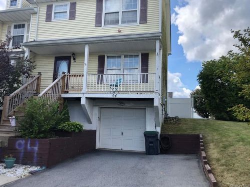 94 Evan Rd, Warwick, NY 10990-4020