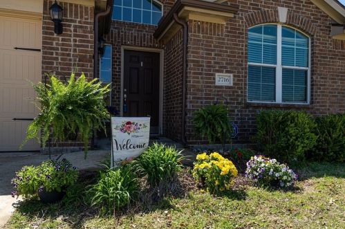 2716 Aspenhill Dr, Denton, TX 76209-6538