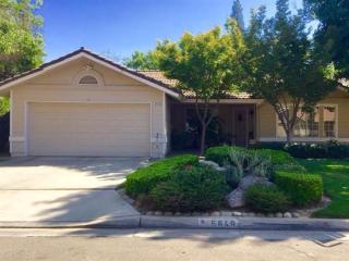 5849 Locust Ave, Fresno, CA 93722-2822