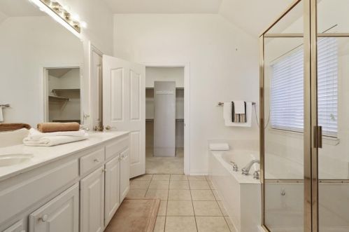 6001 Park Ln, Lewisville TX  75028-3775 exterior