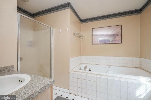 124 Meadowrue Ln, Wenonah NJ  08090-2063 exterior