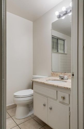 10165 La Gloria Way, Rancho Cordova CA  95670-3163 exterior