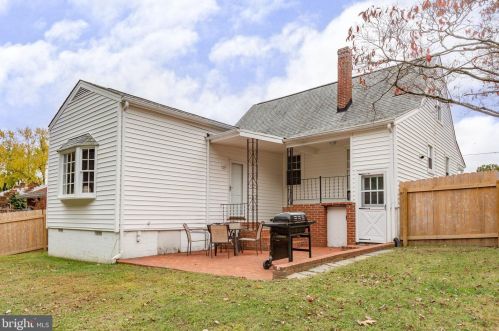 219 Hillcrest Dr, Fredericksburg, VA 22401-4009